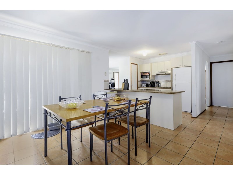 14 Robe Court, Helensvale QLD 4212