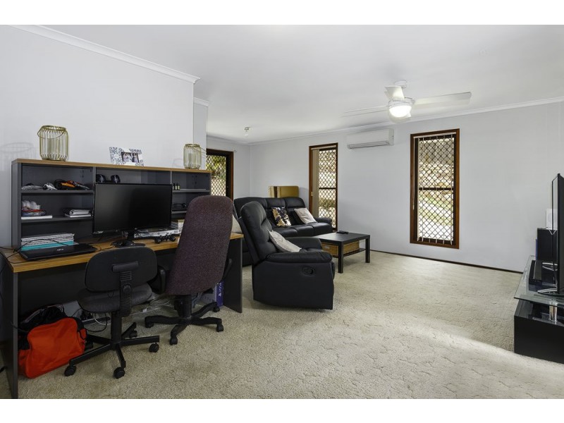 14 Robe Court, Helensvale QLD 4212