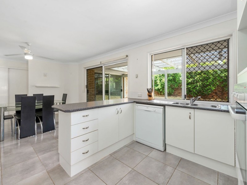 18 Ashwood Circuit, Birkdale QLD 4159