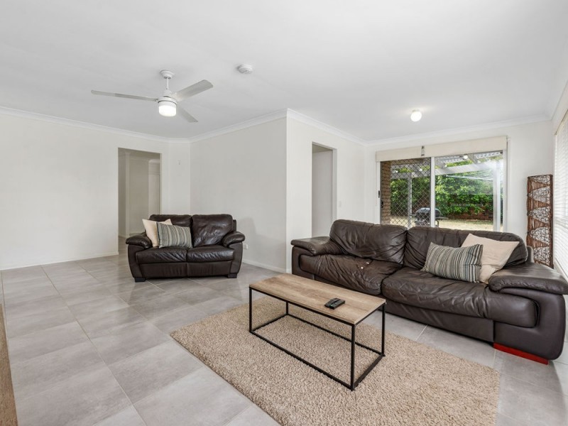 18 Ashwood Circuit, Birkdale QLD 4159