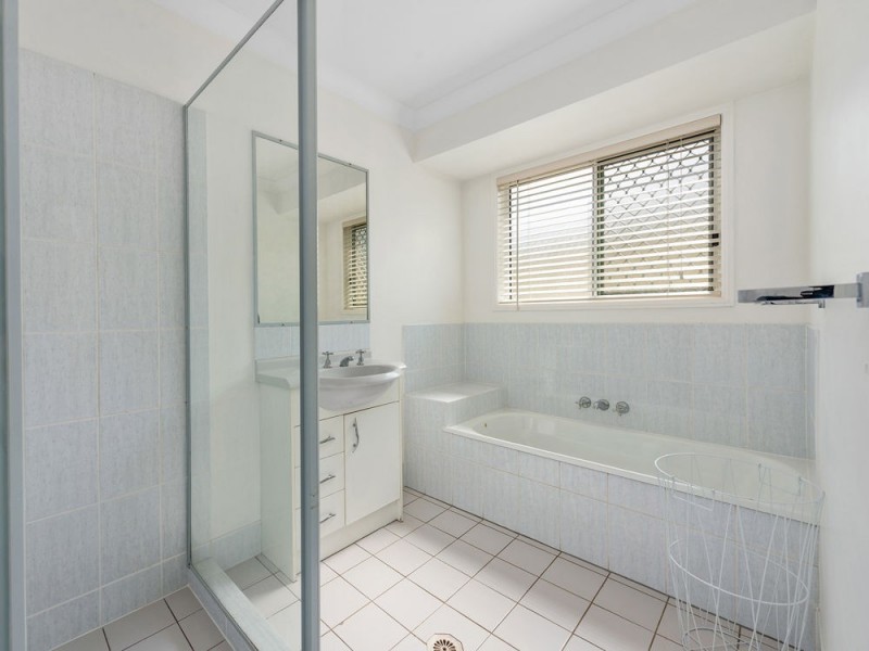 18 Ashwood Circuit, Birkdale QLD 4159