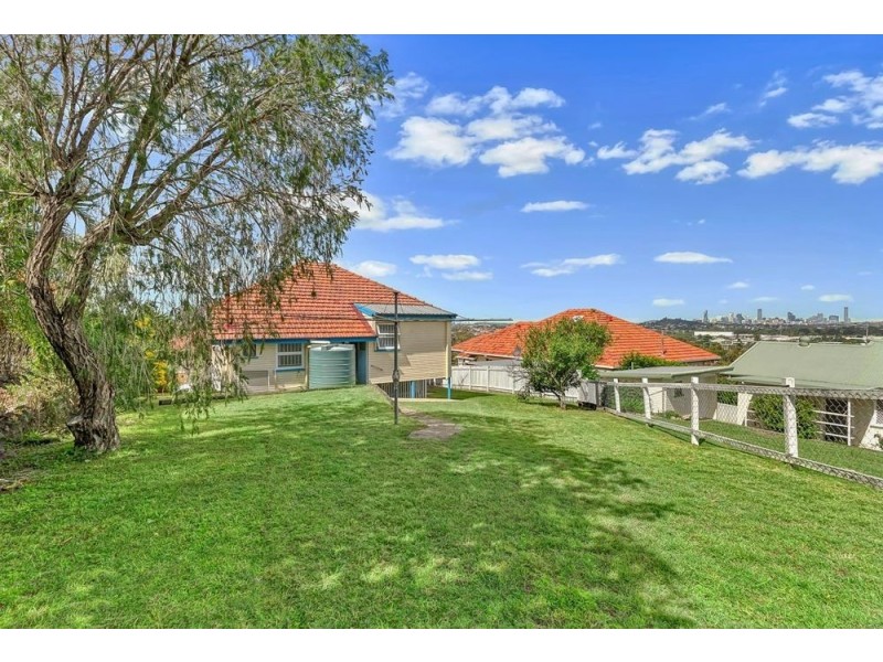 6 Goorama Street, Stafford QLD 4053