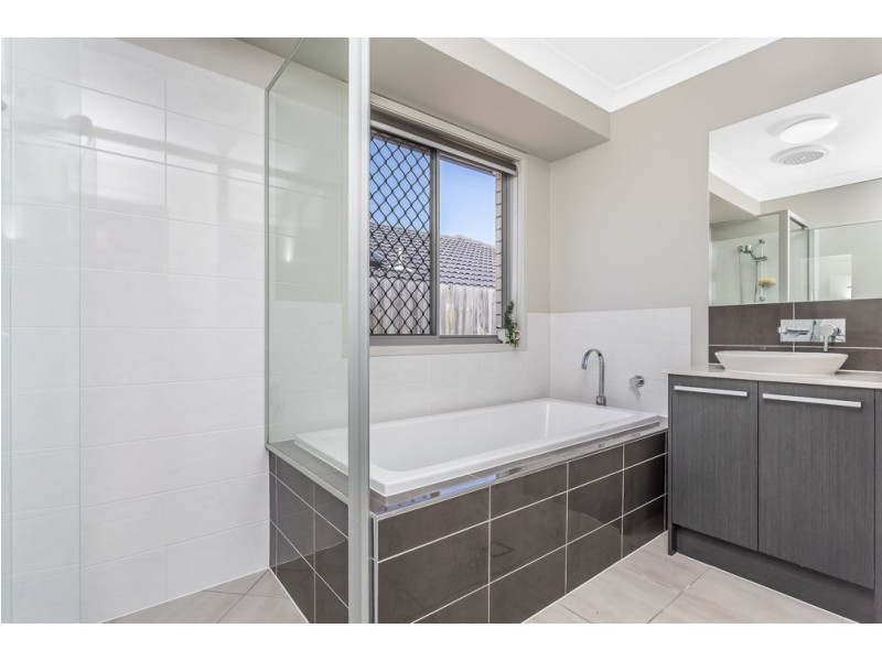 8 Sorrel Street, Griffin QLD 4503