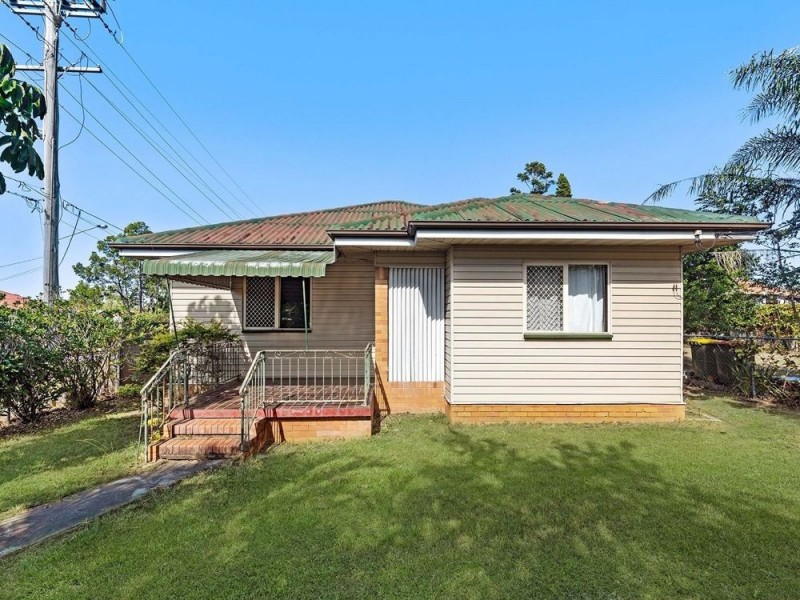 235 Agnew Street, Seven Hills QLD 4170