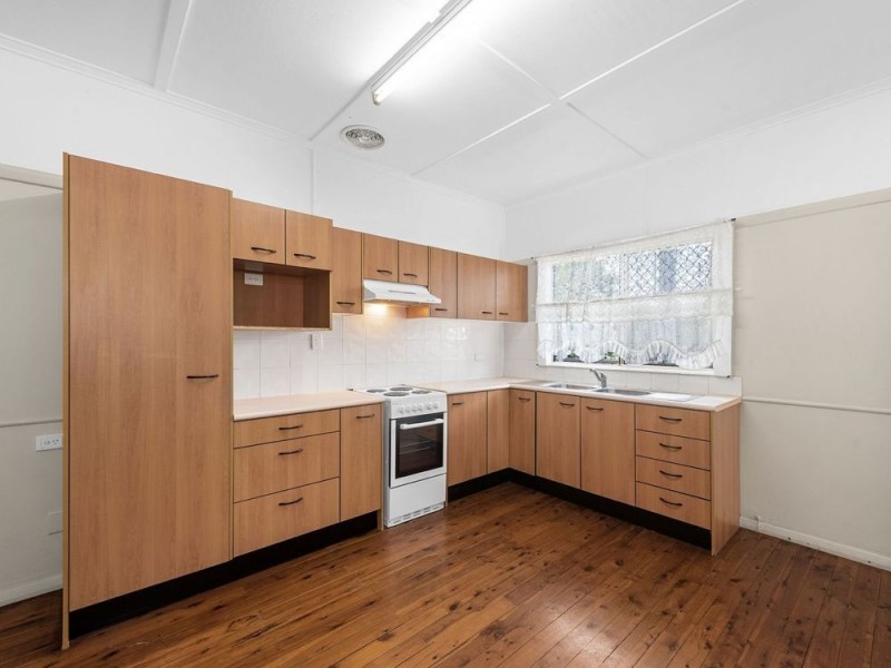 235 Agnew Street, Seven Hills QLD 4170