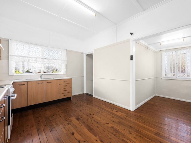 235 Agnew Street, Seven Hills QLD 4170