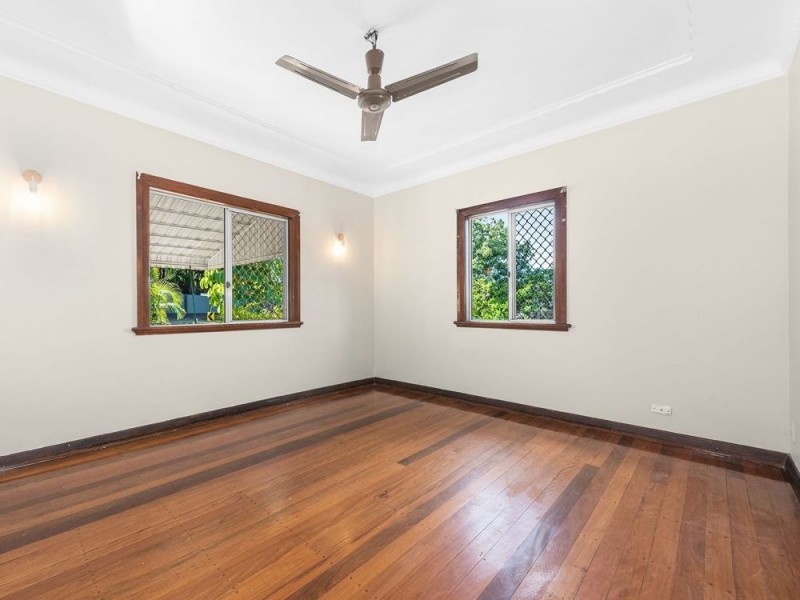 235 Agnew Street, Seven Hills QLD 4170