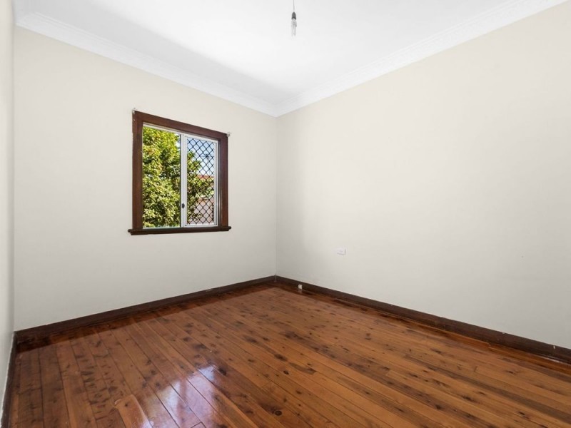 235 Agnew Street, Seven Hills QLD 4170