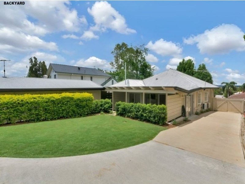 10 Lloyd George Street, Eastern Heights QLD 4305