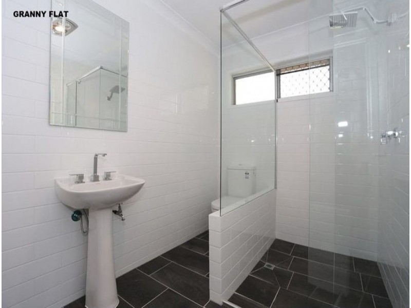 10 Lloyd George Street, Eastern Heights QLD 4305