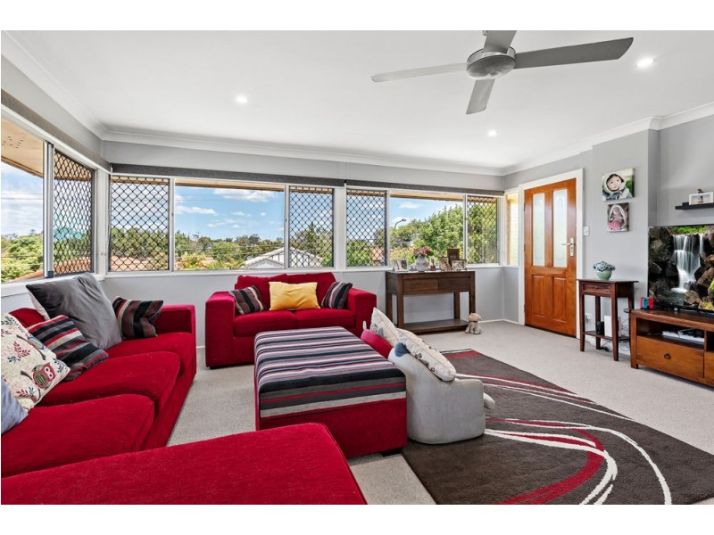 21 Samantha Street, Wynnum West QLD 4178