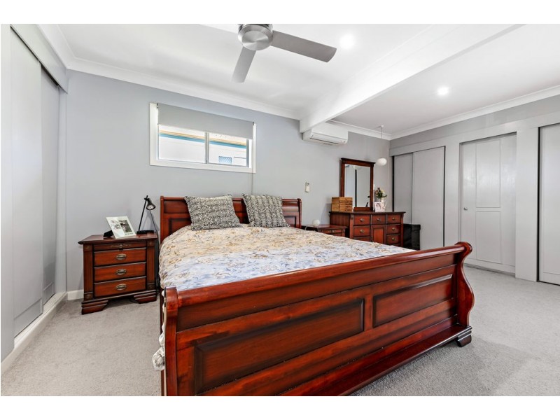 21 Samantha Street, Wynnum West QLD 4178