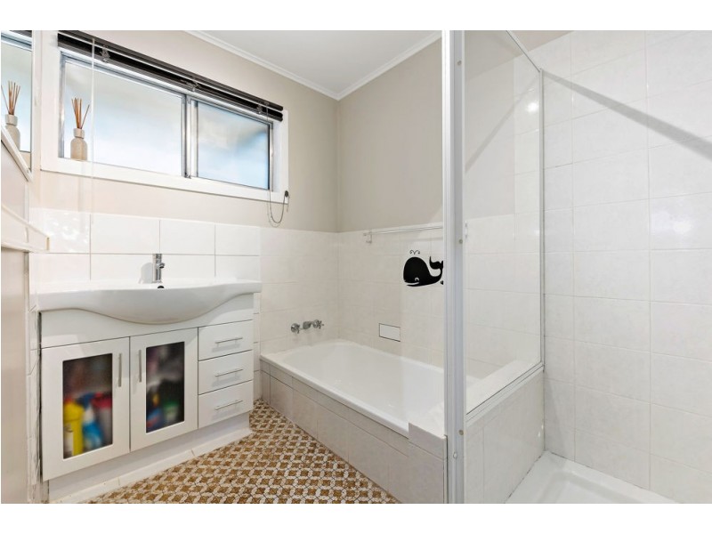 21 Samantha Street, Wynnum West QLD 4178