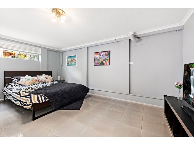 21 Samantha Street, Wynnum West QLD 4178