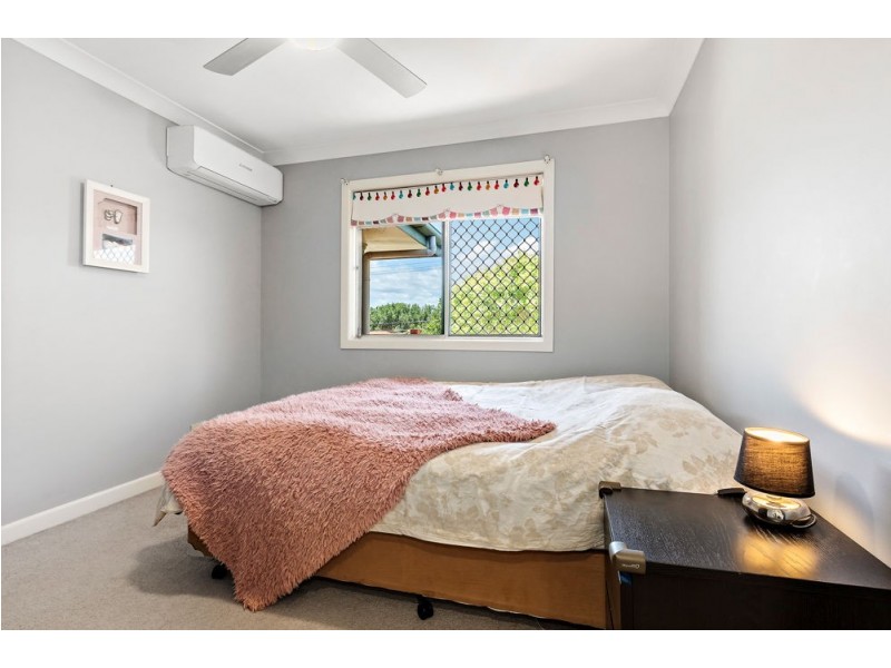 21 Samantha Street, Wynnum West QLD 4178
