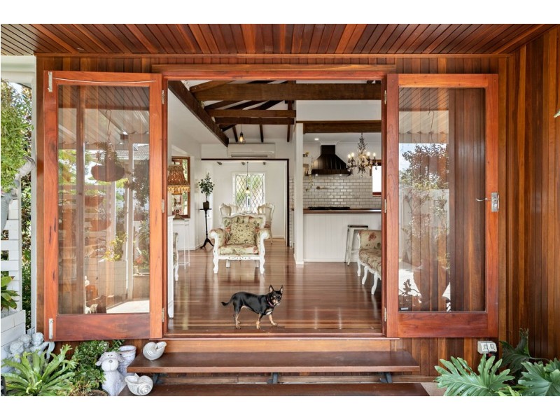 2 Chaplin Street, Stafford Heights QLD 4053