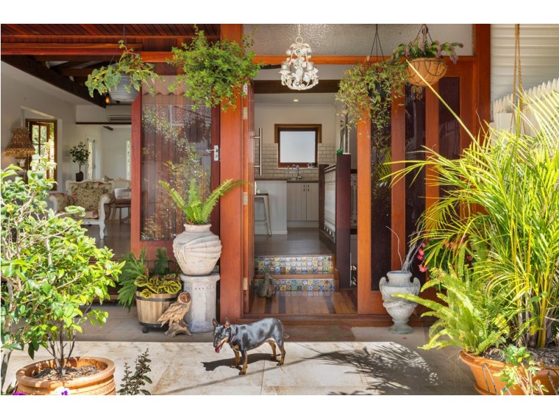 2 Chaplin Street, Stafford Heights QLD 4053