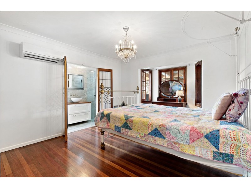 2 Chaplin Street, Stafford Heights QLD 4053