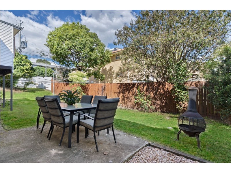 2 Chaplin Street, Stafford Heights QLD 4053