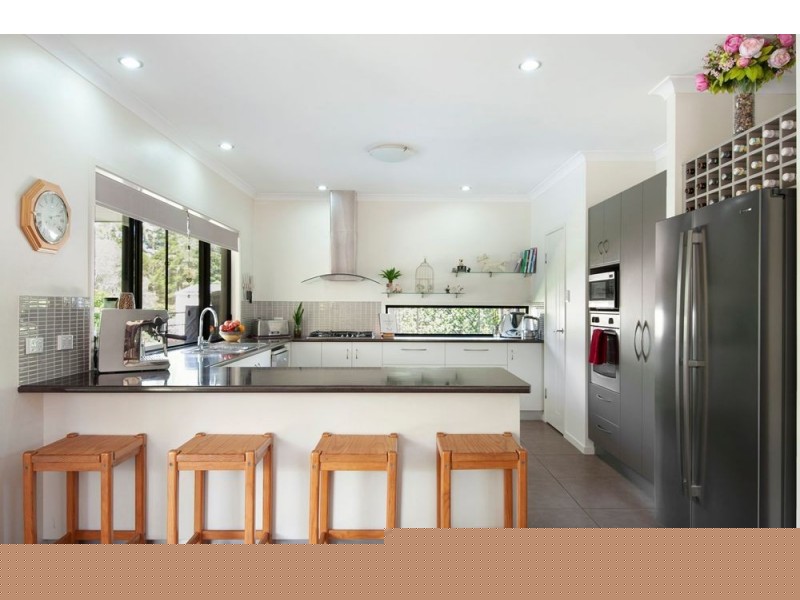 16 Haven Street, Southside QLD 4570