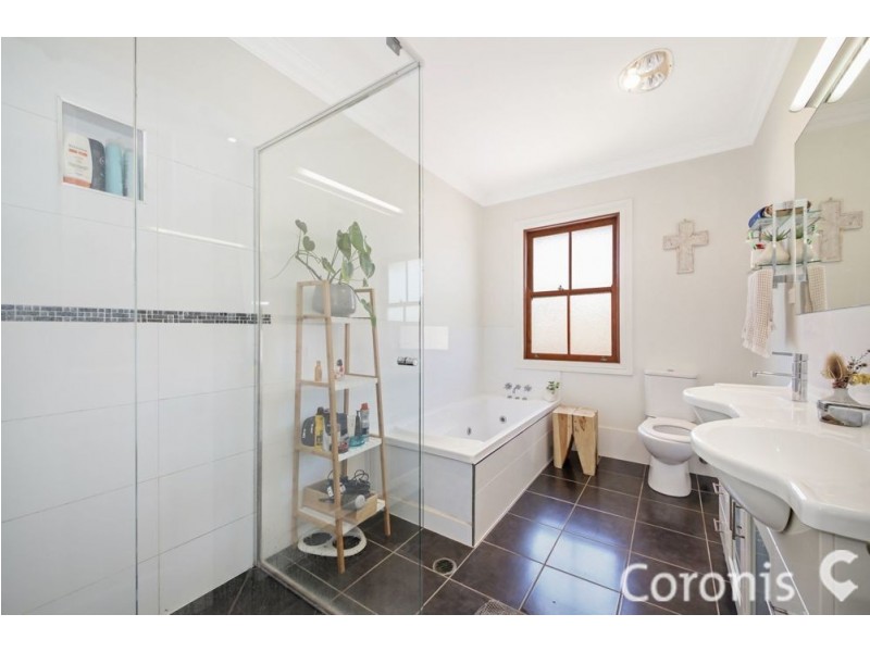 60 Delsie Street, Cannon Hill QLD 4170