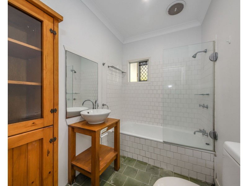 11 Humpybong Esplanade, Redcliffe QLD 4020