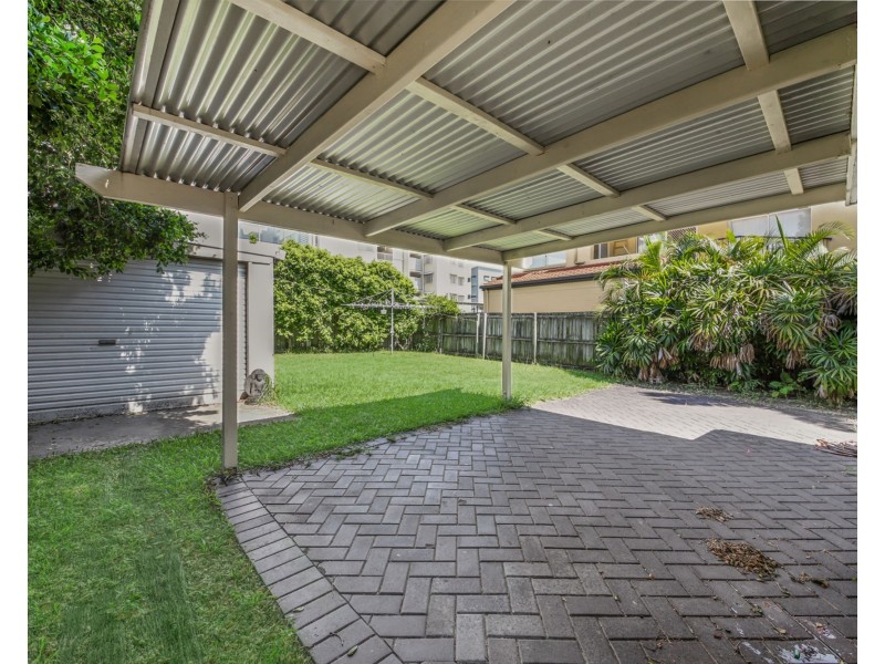 11 Humpybong Esplanade, Redcliffe QLD 4020