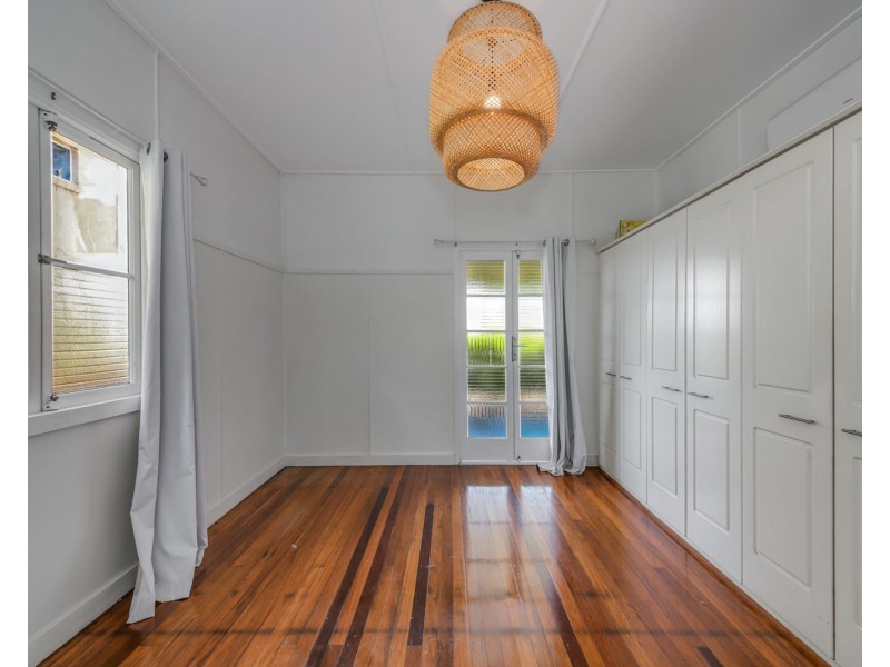 11 Humpybong Esplanade, Redcliffe QLD 4020