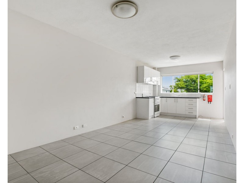 2/15 Crawford Avenue, Stafford QLD 4053