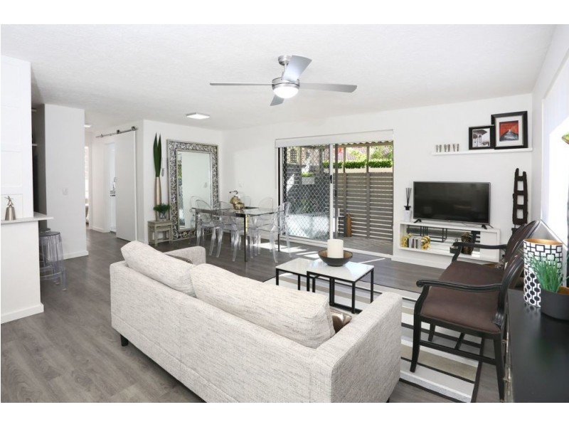 3/25 Imperial Parade, Labrador QLD 4215