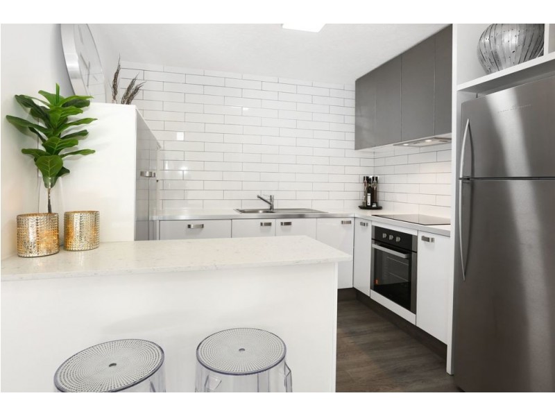 3/25 Imperial Parade, Labrador QLD 4215