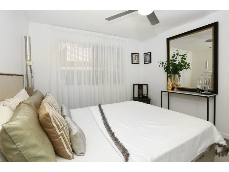 3/25 Imperial Parade, Labrador QLD 4215