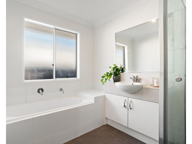 2 Whitehaven Street, Burpengary QLD 4505