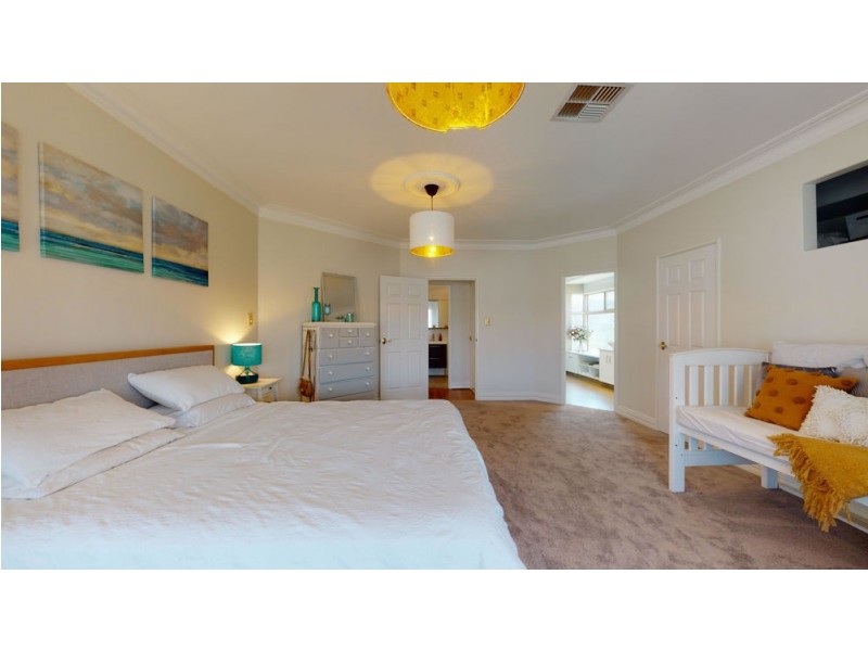 6 Olsen Court, Woodvale WA 6026