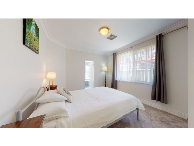 6 Olsen Court, Woodvale WA 6026