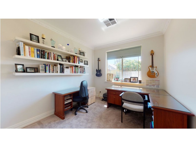 6 Olsen Court, Woodvale WA 6026