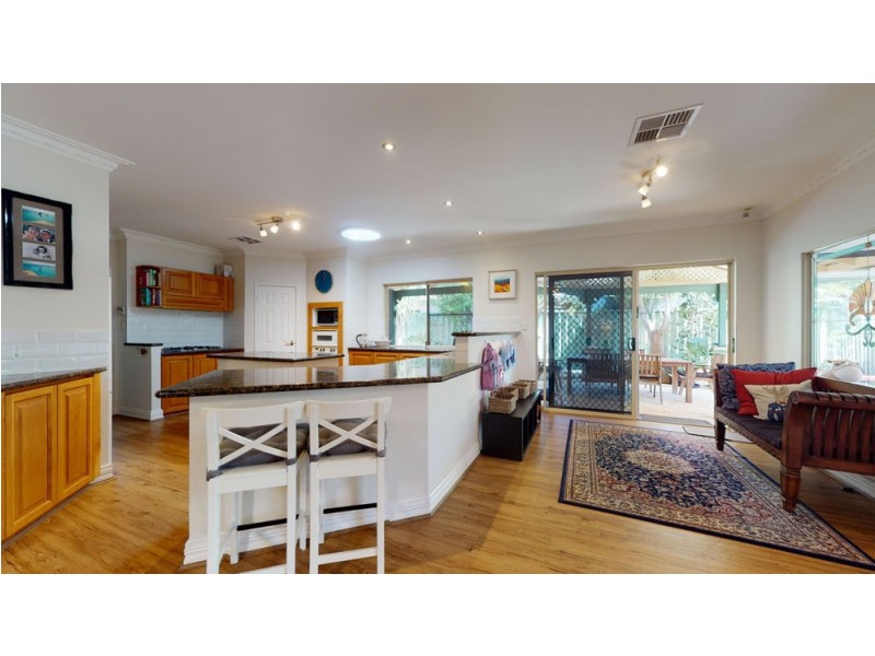 6 Olsen Court, Woodvale WA 6026