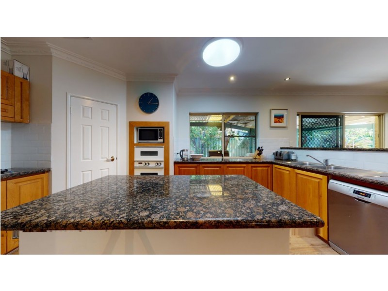 6 Olsen Court, Woodvale WA 6026