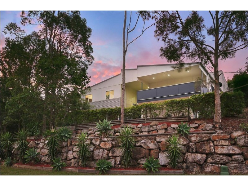 30 Woodtop Court, Ferny Hills QLD 4055