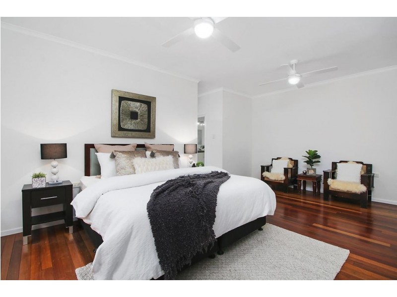 30 Woodtop Court, Ferny Hills QLD 4055