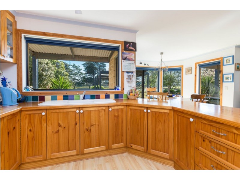 2 Greenaway Court, Sale VIC 3850