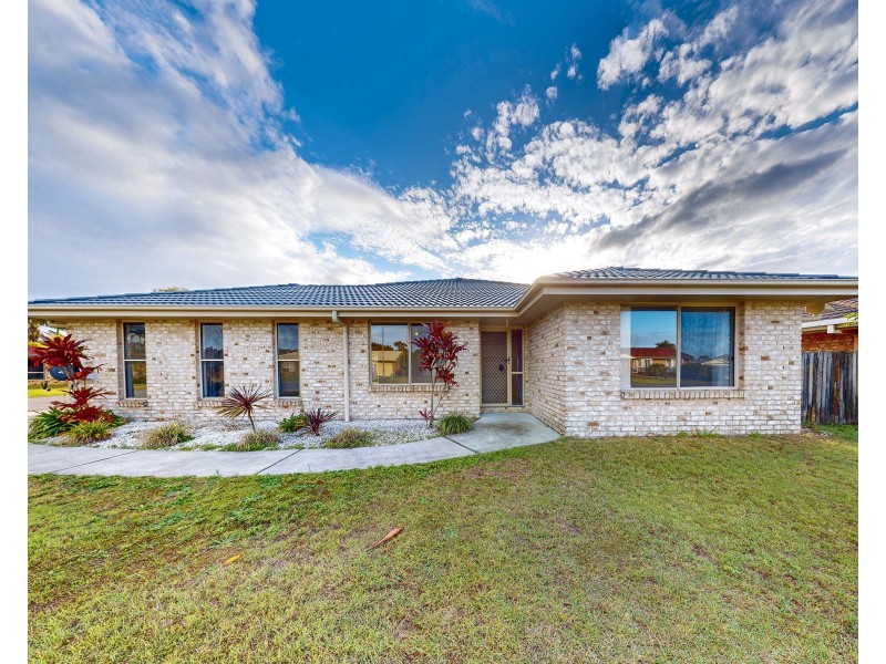 1 Siska Court, Beachmere QLD 4510