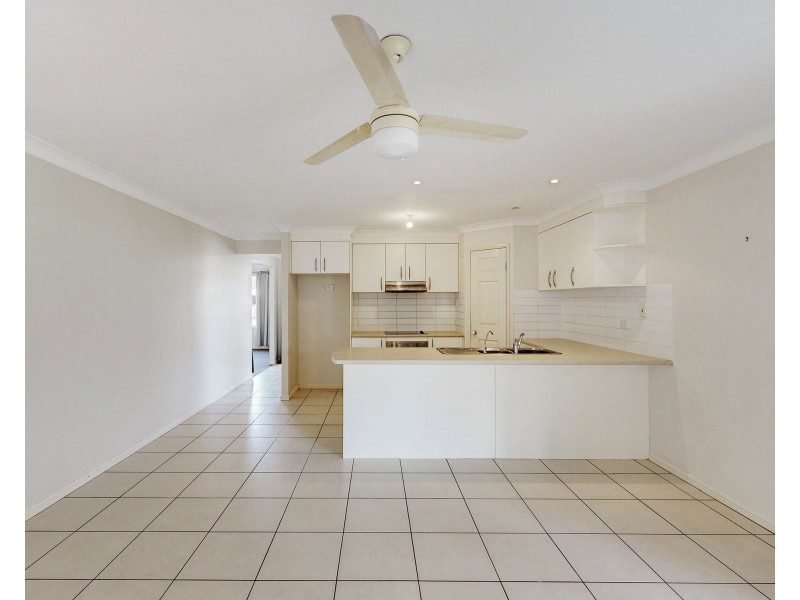1 Siska Court, Beachmere QLD 4510