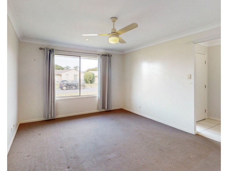 1 Siska Court, Beachmere QLD 4510