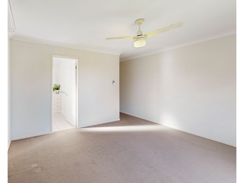1 Siska Court, Beachmere QLD 4510