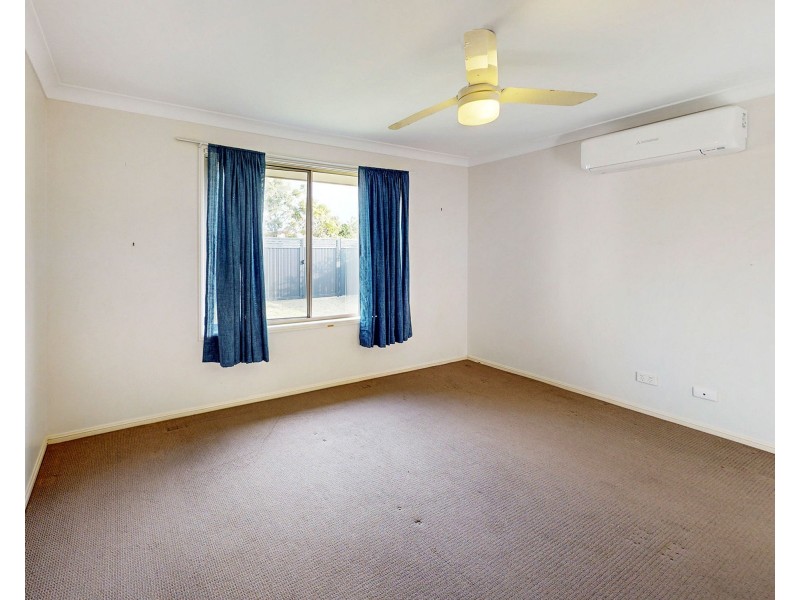 1 Siska Court, Beachmere QLD 4510