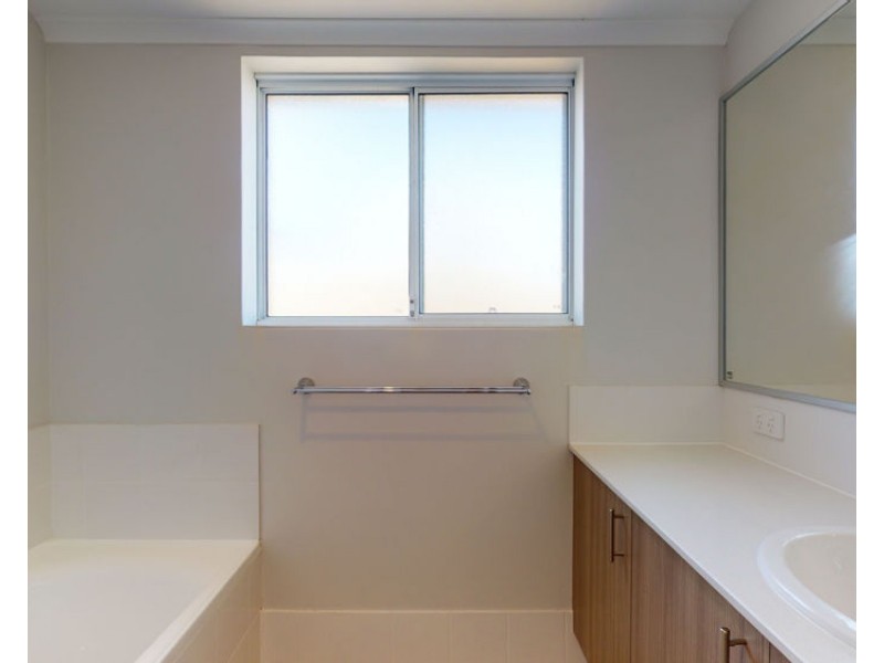 10 Ryhill Crescent, Wellard WA 6170