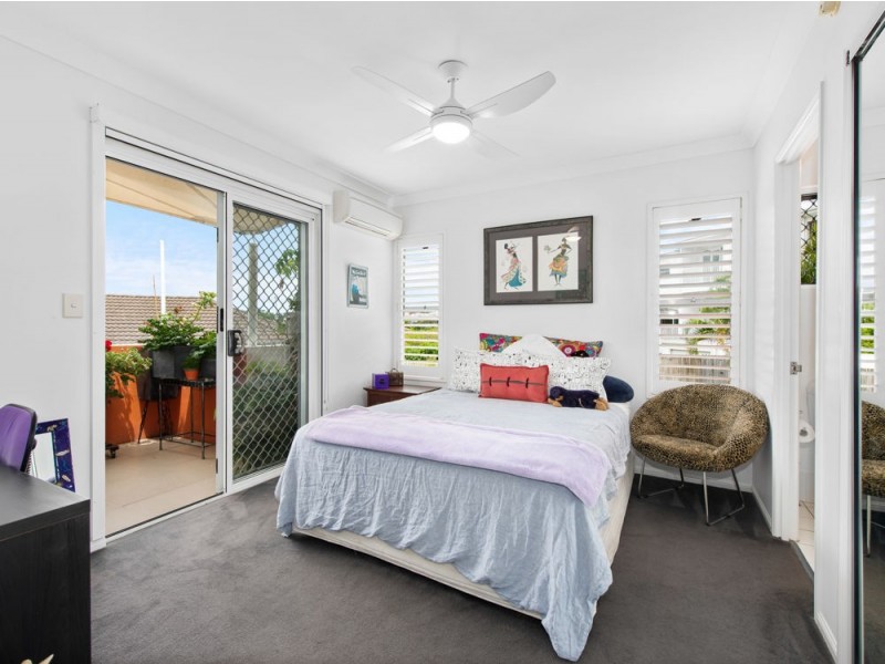 4/16 Miles Street, Hawthorne QLD 4171