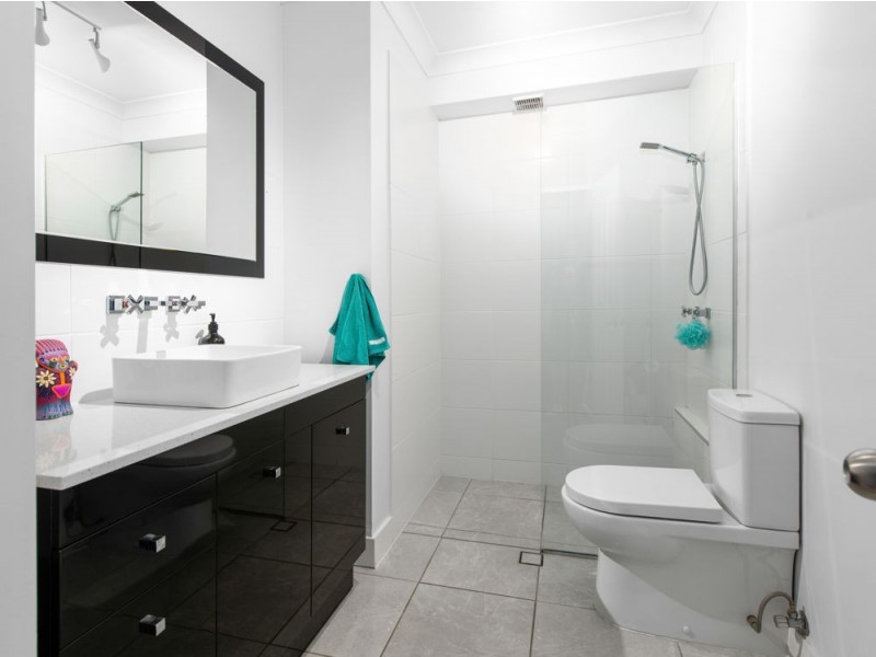 4/16 Miles Street, Hawthorne QLD 4171