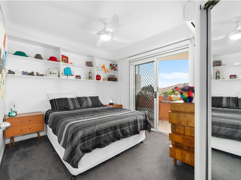 4/16 Miles Street, Hawthorne QLD 4171